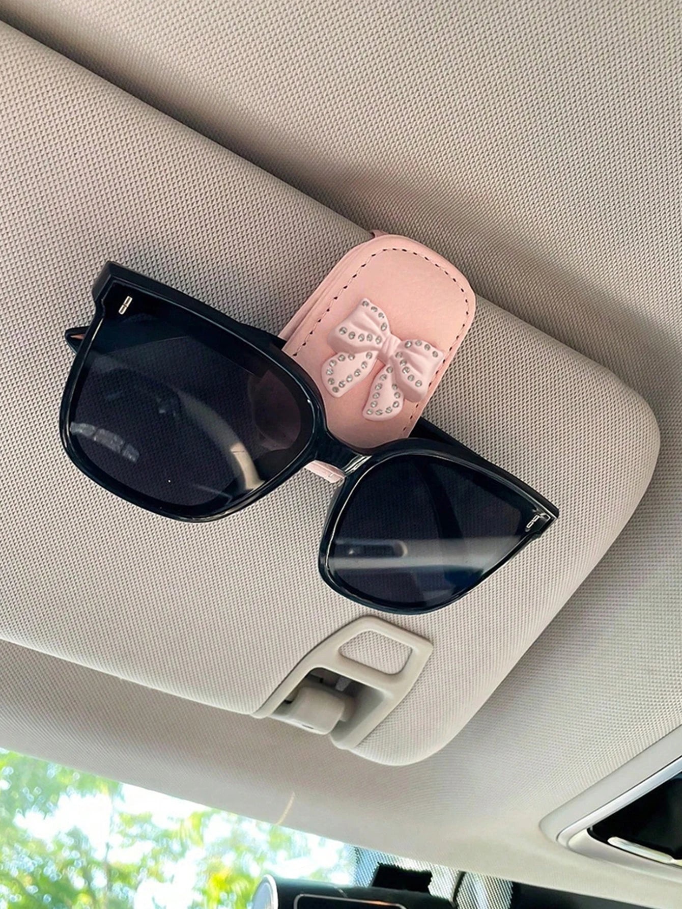 Pink Rhinestone Bow Sun Visor Glasses Clip – Cute Car Sunglasses Holder & Interior Accessory for Women